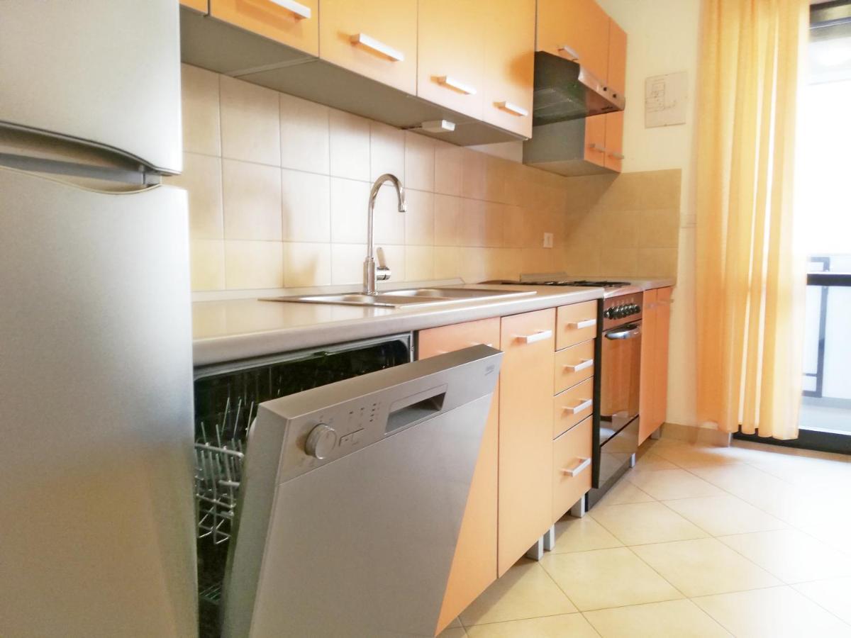 Apartment Suzy With Private Parking Фажана Екстер'єр фото