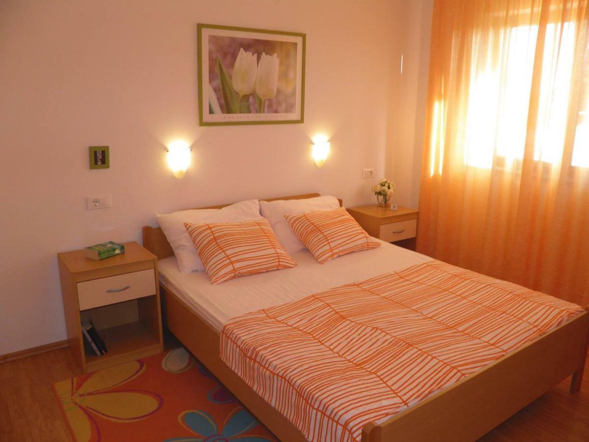 Apartment Suzy With Private Parking Фажана Екстер'єр фото