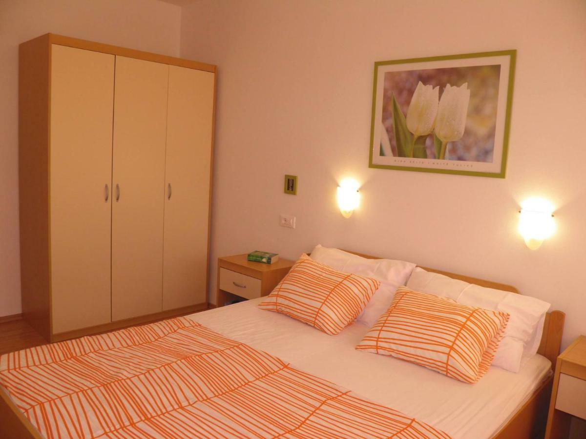 Apartment Suzy With Private Parking Фажана Екстер'єр фото
