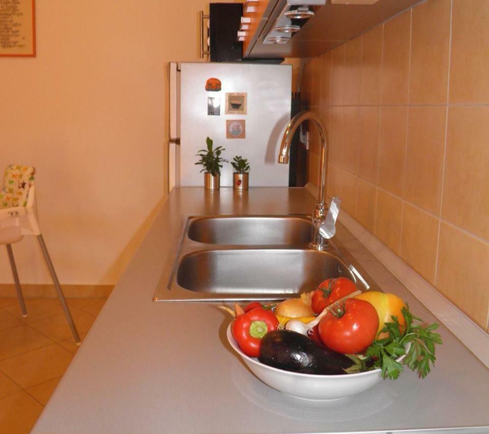 Apartment Suzy With Private Parking Фажана Екстер'єр фото